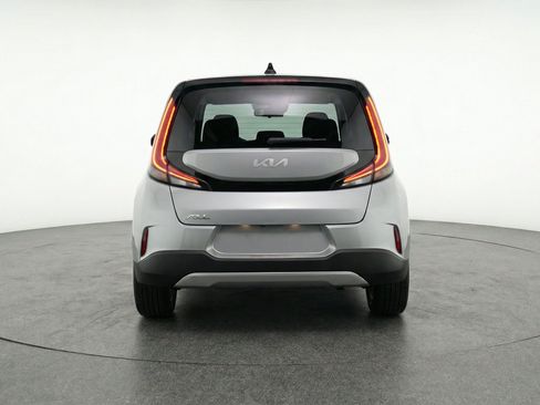 Used 2025 Kia Soul LX w/ LX Technology Package FWD image 7