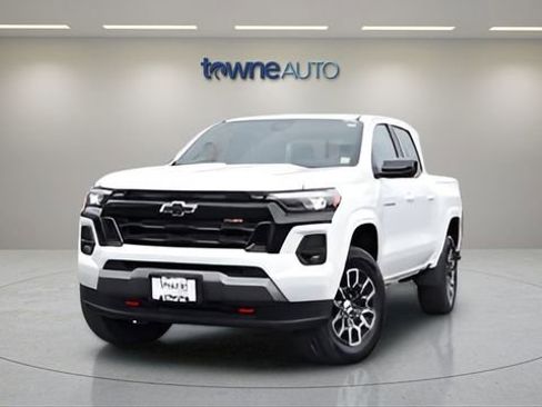 Used 2023 Chevrolet Colorado Z71 w/ Z71 Convenience Package 2 AWD/4WD image 10