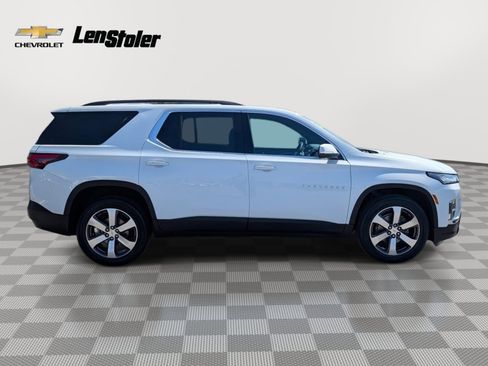 Used 2023 Chevrolet Traverse LT w/ LT Premium Package image 6