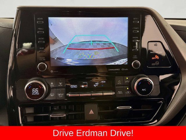 Used 2022 Toyota Highlander LE FWD image 20