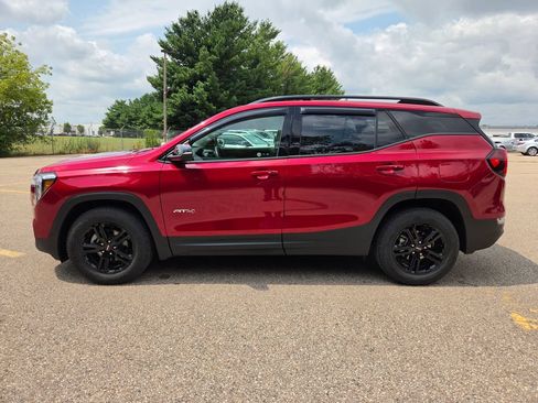 Used 2023 GMC Terrain AT4 AWD/4WD image 6