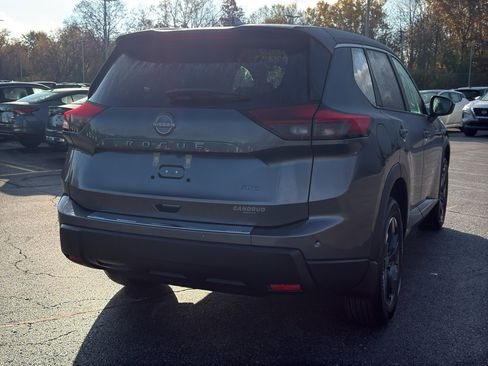 New 2026 Nissan Rogue SV image 5