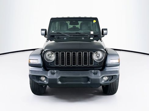 Used 2025 Jeep Wrangler Unlimited Sport AWD/4WD image 2