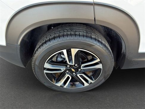 Used 2024 Chevrolet TrailBlazer LT w/ LT Cold Weather Package image 19