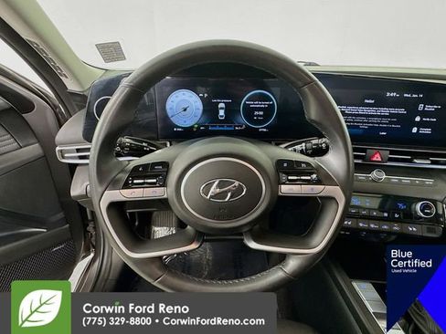 Used 2023 Hyundai Elantra Limited image 15