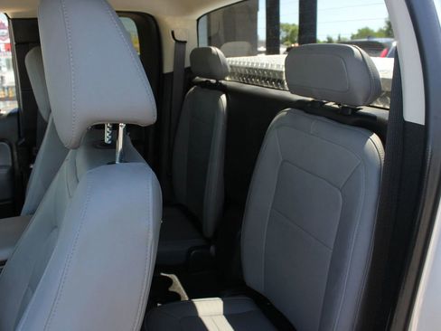 Used 2015 Chevrolet Colorado LT w/ Luxury Package RWD image 16