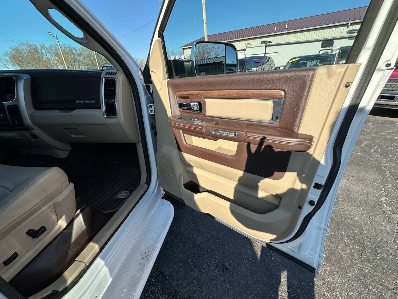 Used 2014 RAM 3500 Laramie AWD/4WD image 28