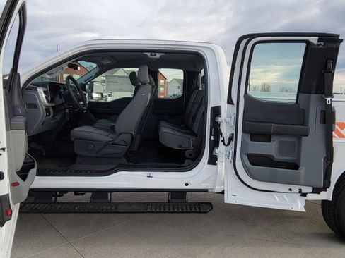 New 2026 Ford F250 XL w/ XL Chrome Package image 8