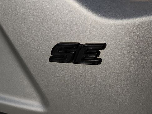 Used 2023 Toyota Corolla SE image 9