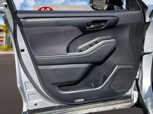 Used 2023 Toyota Highlander LE w/ Protection Package #3 (TMS) image 21