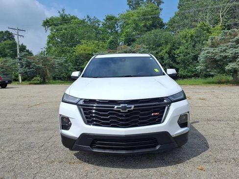 Used 2023 Chevrolet Traverse RS w/ LPO, Floor Liner Package FWD image 2