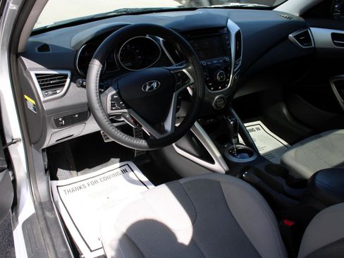 Used 2012 Hyundai Veloster w/ Style Pkg image 22
