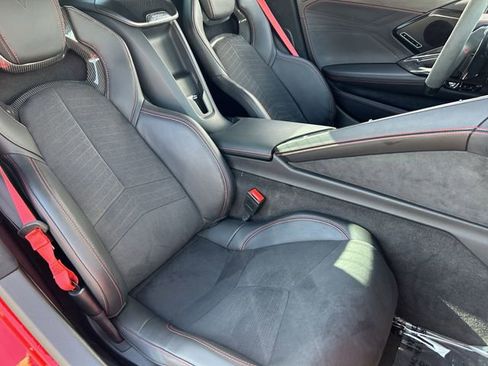 Used 2025 Chevrolet Corvette Z06 w/ Stealth Interior Trim Package RWD image 21