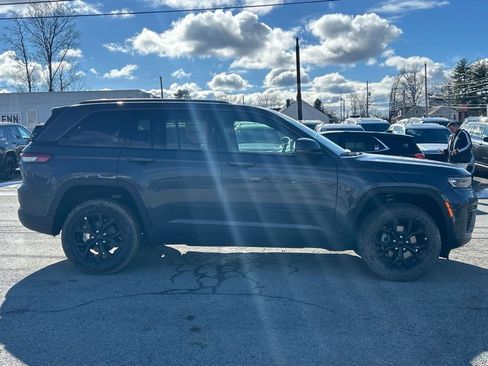 New 2026 Jeep Grand Cherokee Altitude AWD/4WD image 5