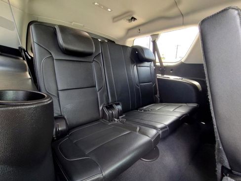 Used 2020 Chevrolet Suburban LT image 40