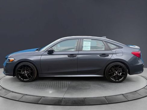 Used 2023 Honda Civic Sport image 2