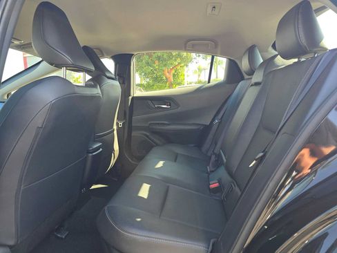 Used 2025 Toyota Prius XLE FWD image 17