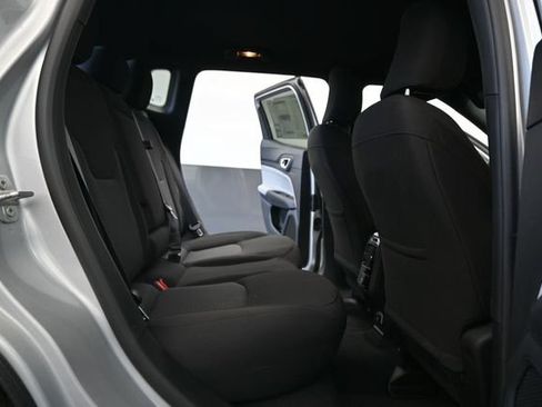 Used 2025 Jeep Compass Sport w/ Mopar Graphics Package AWD/4WD image 18