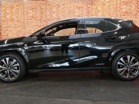 Used 2022 Lexus UX 250h F Sport w/ F Sport Premium Package image 4