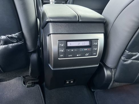 Used 2023 Lexus GX 460 Premium w/ Accessory Package AWD/4WD image 26