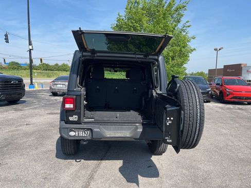 Used 2023 Jeep Wrangler Unlimited Sport AWD/4WD image 11