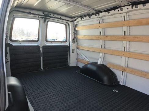 Used 2024 GMC Savana 2500 w/ Driver Convenience Package image 13