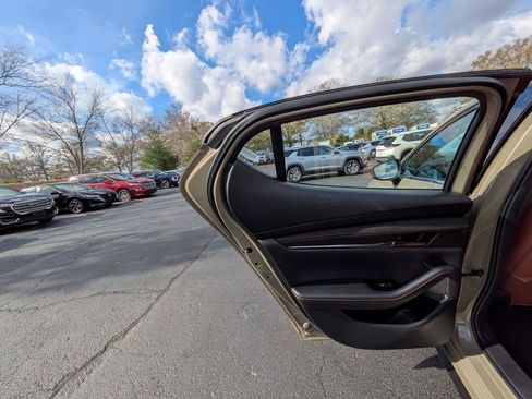 Used 2024 MAZDA MAZDA3 s image 24