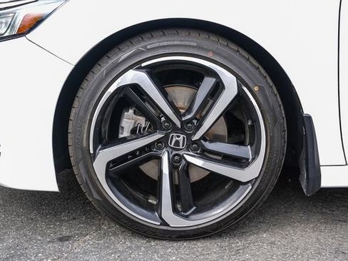 Used 2018 Honda Accord Sport image 11