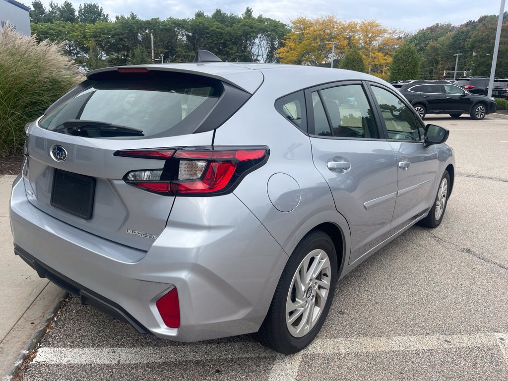 Used 2025 Subaru Impreza 2.0i AWD/4WD image 3