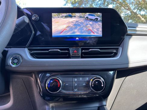 Used 2025 Chevrolet TrailBlazer LT image 23