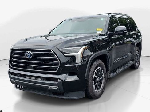 Used 2024 Toyota Sequoia SR5 w/ SR5 Premium Package AWD/4WD image 7