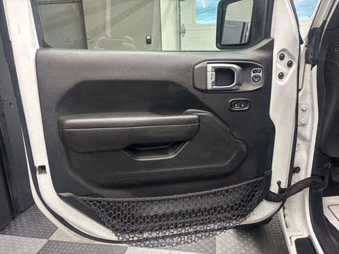 Used 2018 Jeep Wrangler Unlimited Sport S AWD/4WD image 13