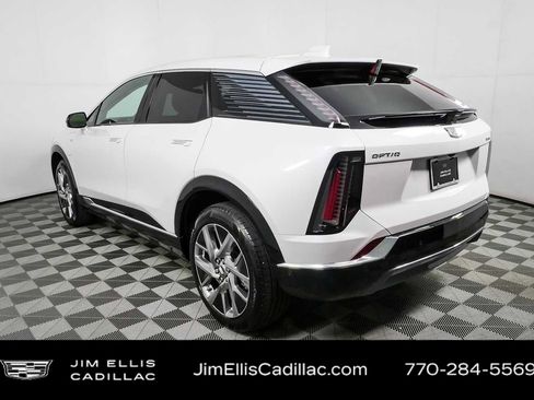 Used 2025 Cadillac Optiq Luxury 2 w/ LPO, Floor Liner Package AWD/4WD image 28