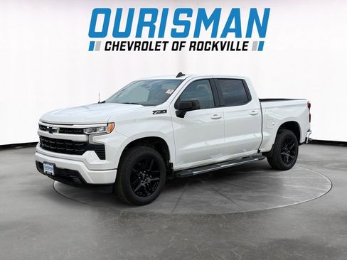 Used 2025 Chevrolet Silverado 1500 RST w/ Z71 Off-Road Package AWD/4WD image 2