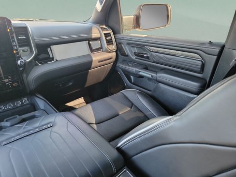 Used 2025 RAM 1500 Limited AWD/4WD image 10