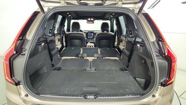 New 2026 Volvo XC90 T8 Plus w/ Protection Package Premier AWD/4WD image 43