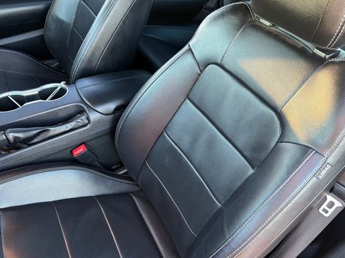 Used 2022 Ford Mustang Premium image 27