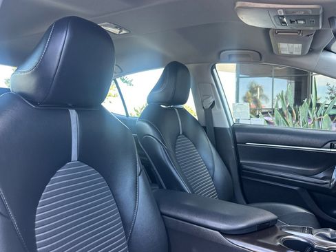 Used 2023 Toyota Camry SE image 17