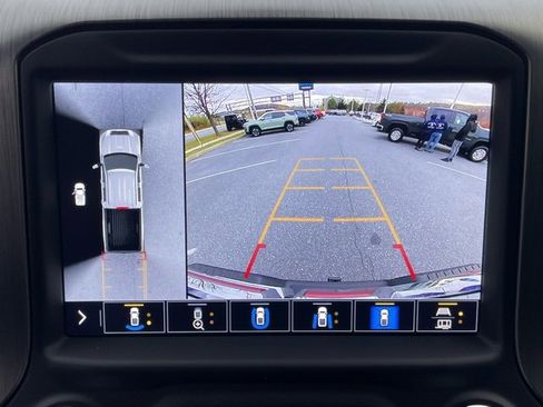 Used 2023 GMC Sierra 3500 Denali image 10