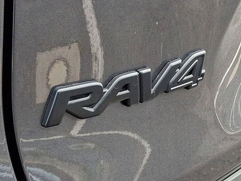 Certified 2023 Toyota RAV4 LE AWD/4WD image 18