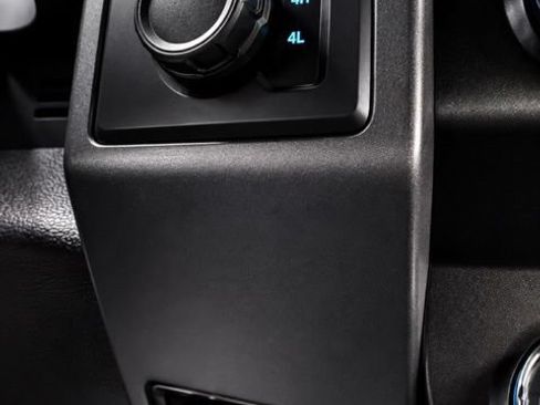 Used 2019 Ford F150 XLT w/ Equipment Group 302A Luxury AWD/4WD image 28