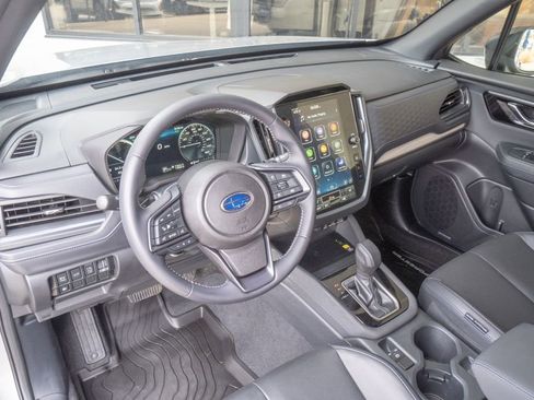 Used 2025 Subaru Forester Limited w/ Popular Package image 9