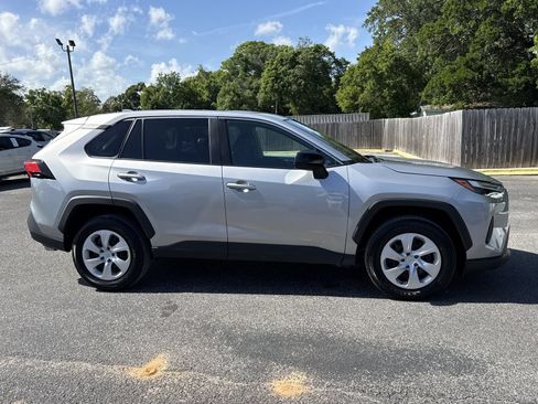 Used 2024 Toyota RAV4 LE FWD image 6