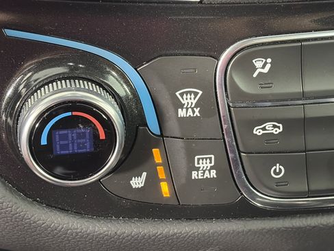 Used 2023 Chevrolet Equinox Premier AWD/4WD image 25