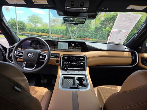 Used 2025 Nissan Armada Platinum Reserve image 28