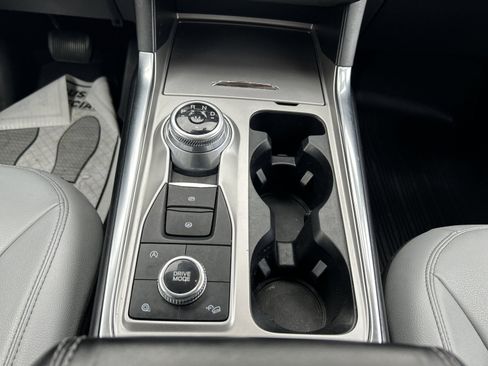 Used 2021 Ford Explorer XLT w/ Equipment Group 202A image 22