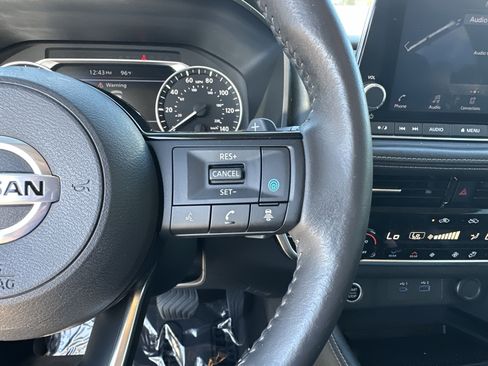 Certified 2021 Nissan Rogue SL FWD image 34