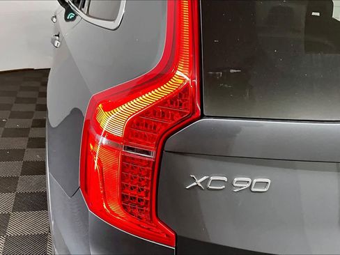 Used 2018 Volvo XC90 T6 Momentum w/ Convenience Package image 27