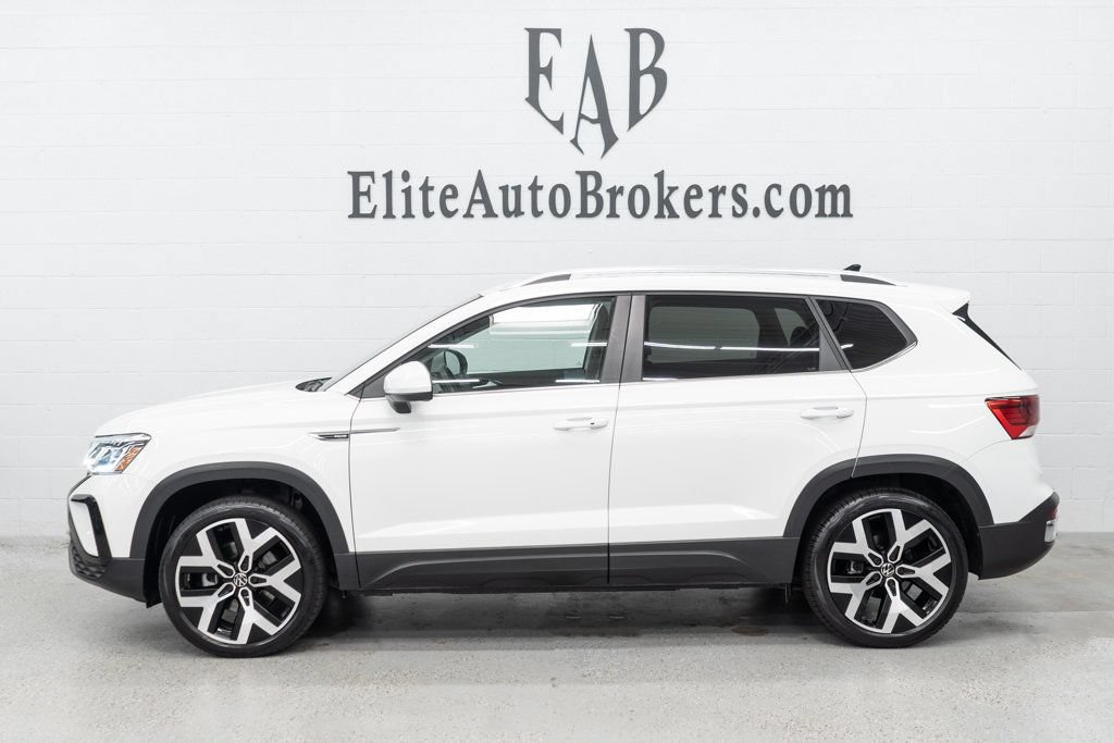 Used 2023 Volkswagen Taos SEL AWD/4WD image 2
