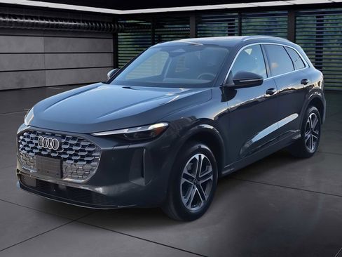 Certified 2025 Audi Q5 Premium Plus w/ Premium Plus image 1